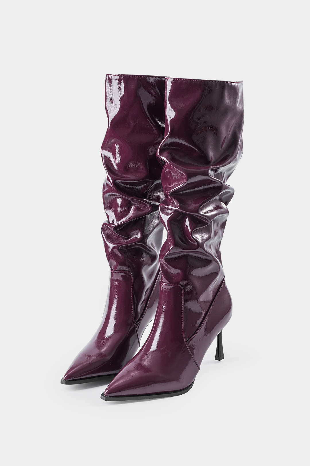 Botas de Cuero Sintético con Detalles Plisados y Punta Afilada