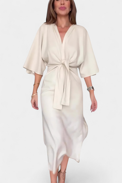 Ainhoa Vestido Casual con Nudo Frontal y Escote en V" can be rewritten as:

"Ainhoa Vestido Casual con Detalle de Nudo y Escote en V