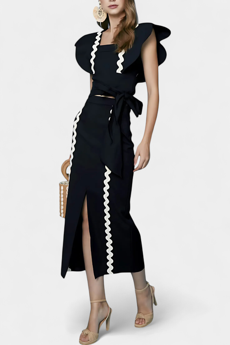 Top Elegante Fabiana con Volantes y Costuras Contrastantes