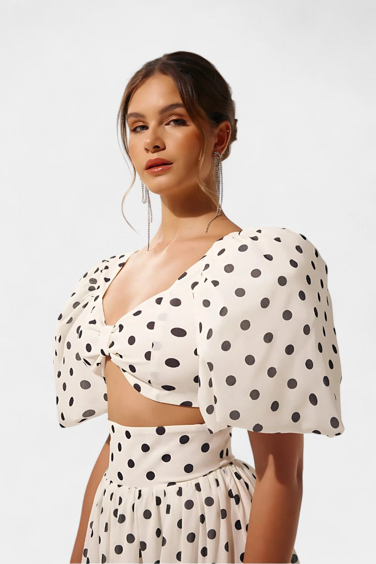 Conjunto Sherine de Falda y Top de Lunares con Mangas Voladas