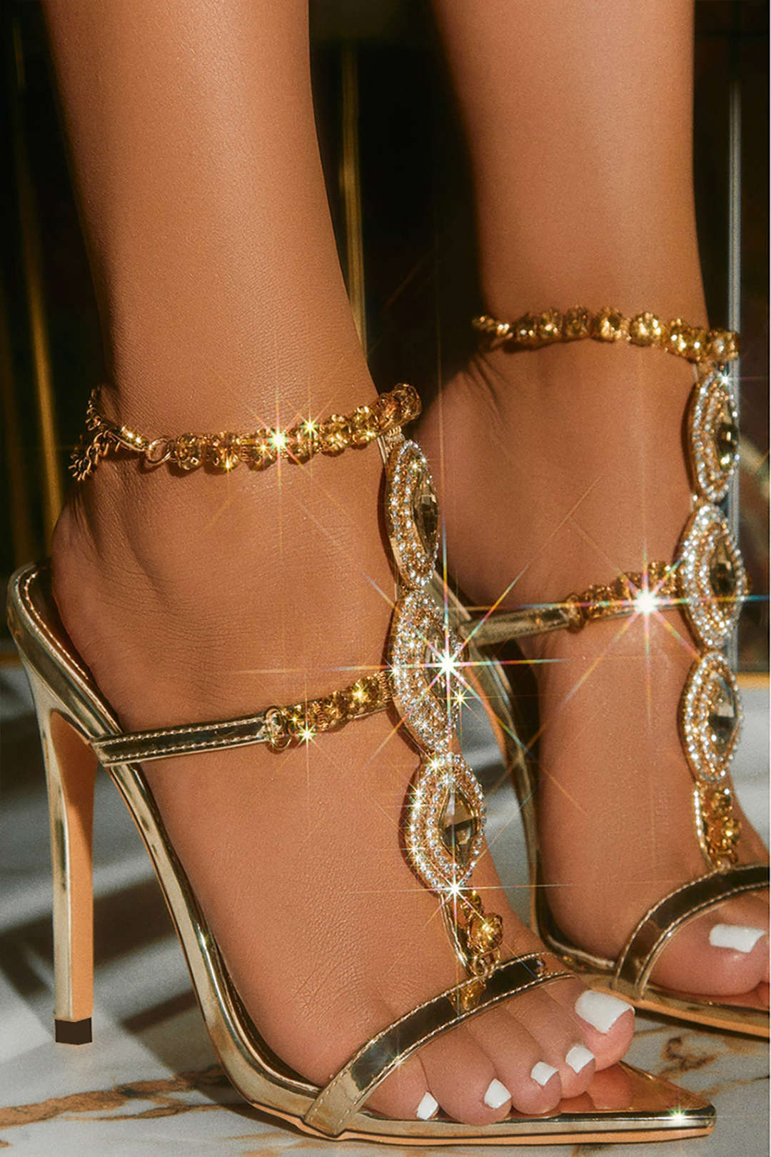 Zapatos de Tacón Alto con Punta Decorada en Strass