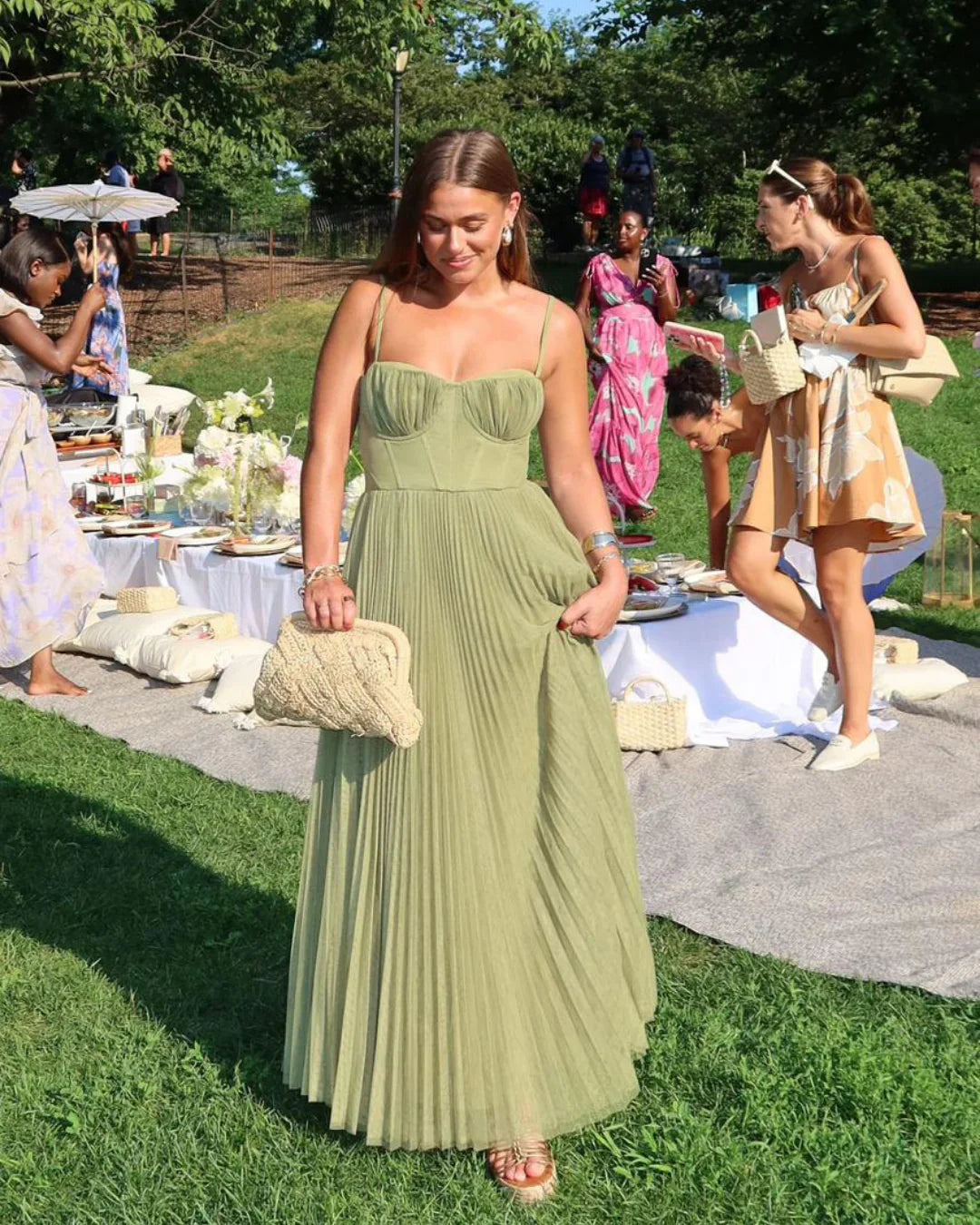 Vestido Leticia – Elegancia moderna con espalda descubierta