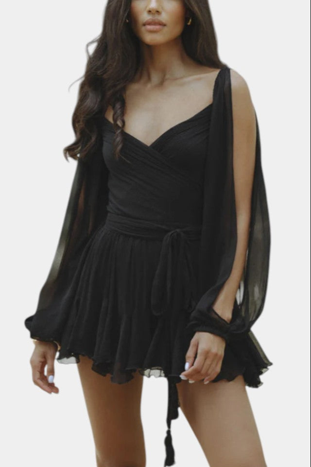 Vestido Mini Skylar con Escote en V y Mangas Livianas