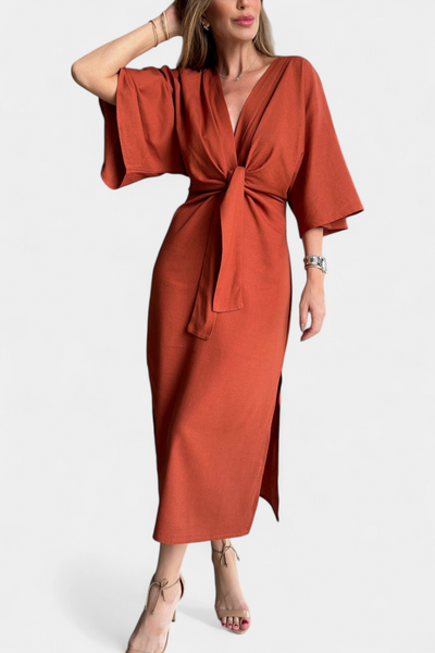 Ainhoa Vestido Casual con Nudo Frontal y Escote en V" can be rewritten as:

"Ainhoa Vestido Casual con Detalle de Nudo y Escote en V