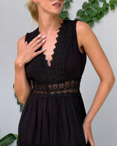 Charlotte - Vestido de encaje hecho a mano con escote en V