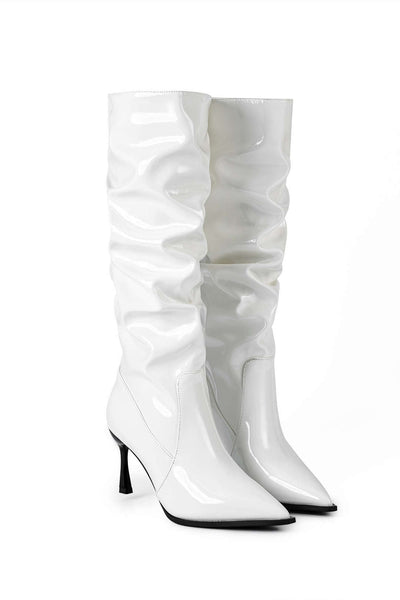 Botas de Cuero Sintético con Detalles Plisados y Punta Afilada
