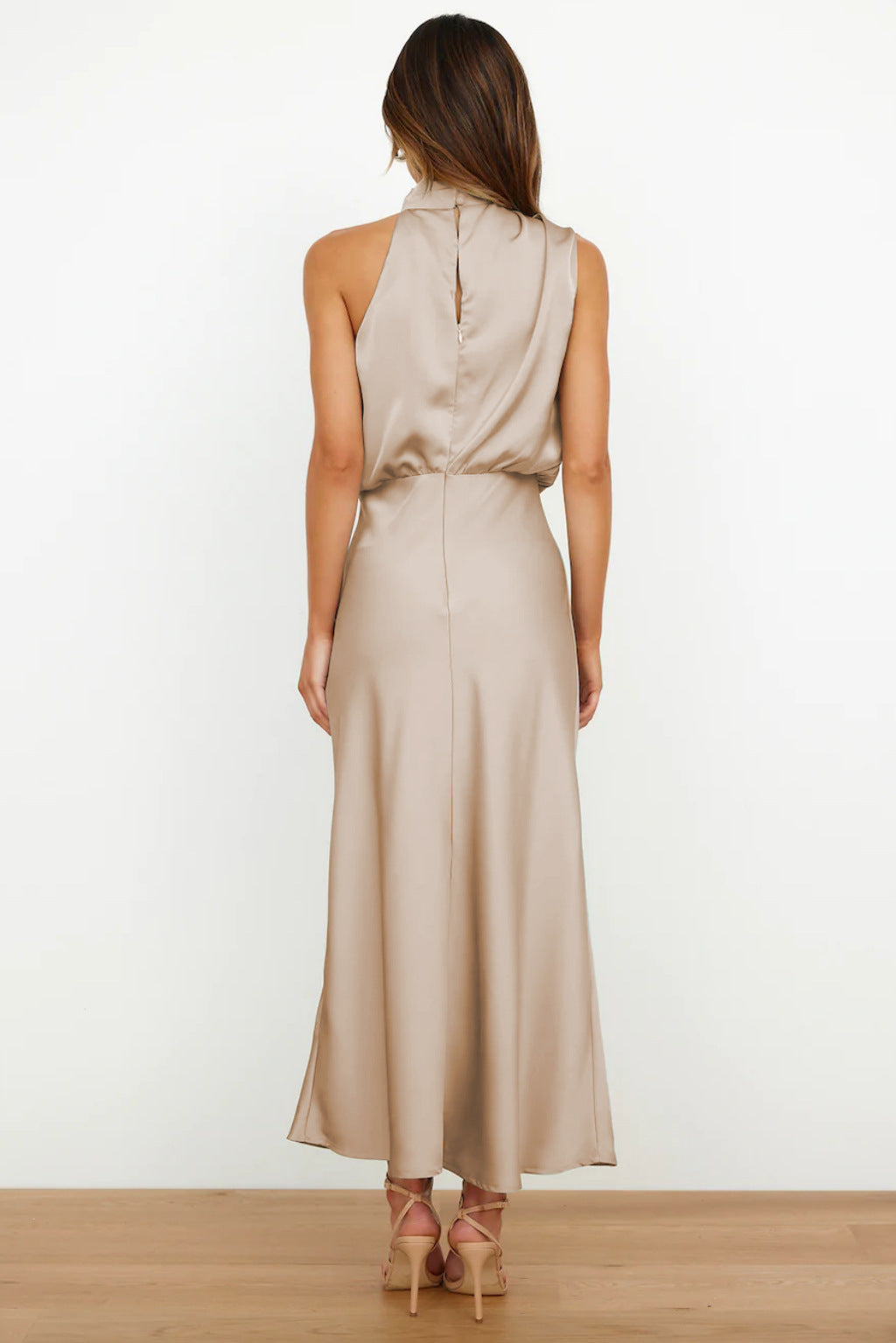 Sophia® | Vestido Maxi de Satén Carlina
