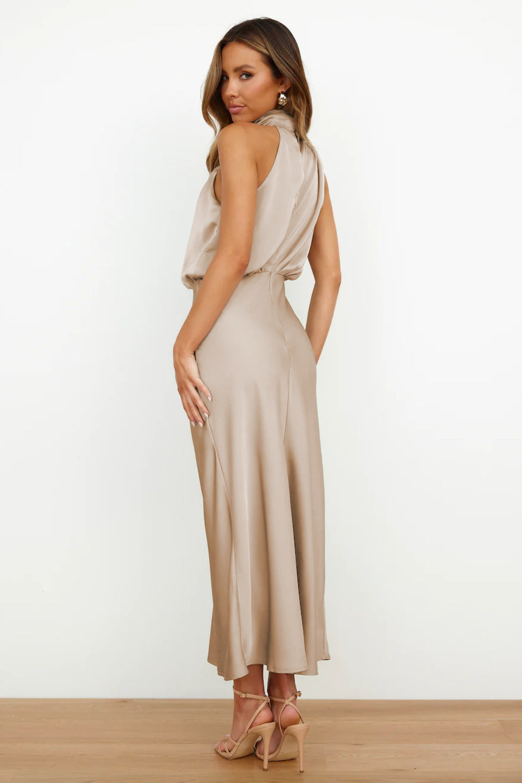 Sophia® | Vestido Maxi de Satén Carlina