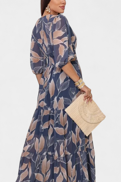 Aísha Vestido Largo Floral con Corte Suelto y Diseño de Hojas