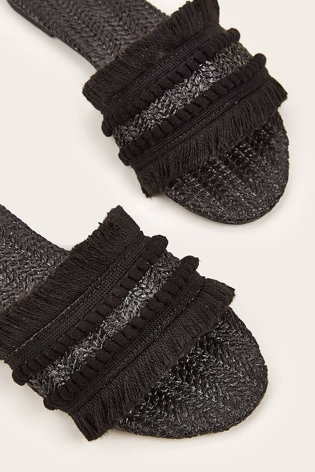 Zapatillas con Detalles de Flecos