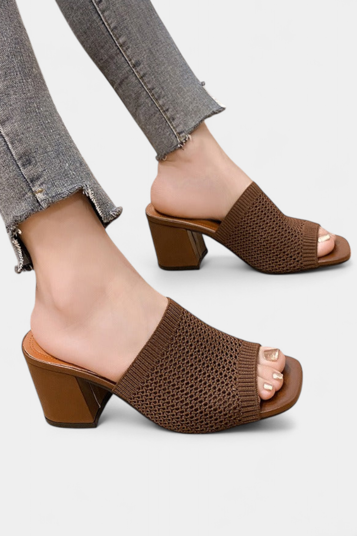 Sandalias de Tacón Christy con Malla Transpirable y Diseño Cuadrado
