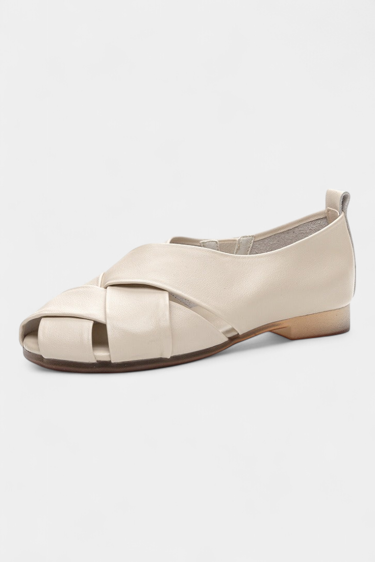 Nayra Zapatos Planos de Cuero Negro con Diseño Cruzado