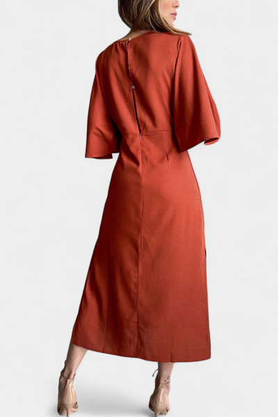 Ainhoa Vestido Casual con Nudo Frontal y Escote en V" can be rewritten as:

"Ainhoa Vestido Casual con Detalle de Nudo y Escote en V