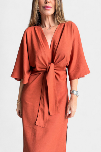 Ainhoa Vestido Casual con Nudo Frontal y Escote en V" can be rewritten as:

"Ainhoa Vestido Casual con Detalle de Nudo y Escote en V
