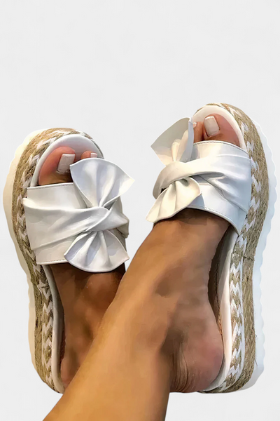 Sandalias de Plataforma Cveta con Detalle de Lazo