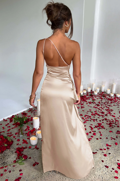 Loralei™ – Vestido Satinado con Escote Asimétrico