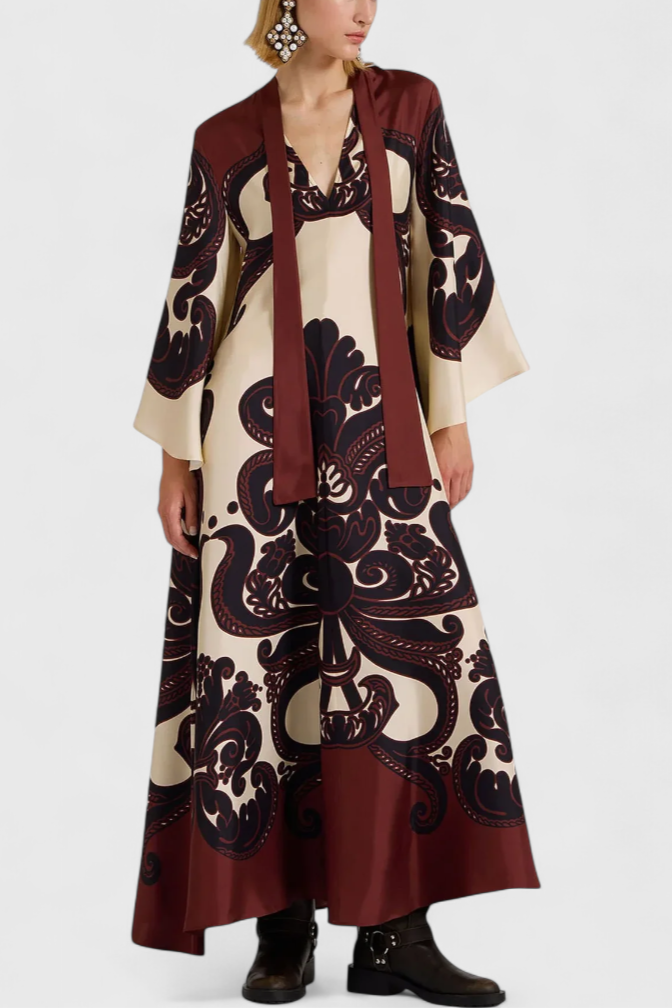 Vestido Largo Maritza con Cuello Alto y Estampado de Grenadilla