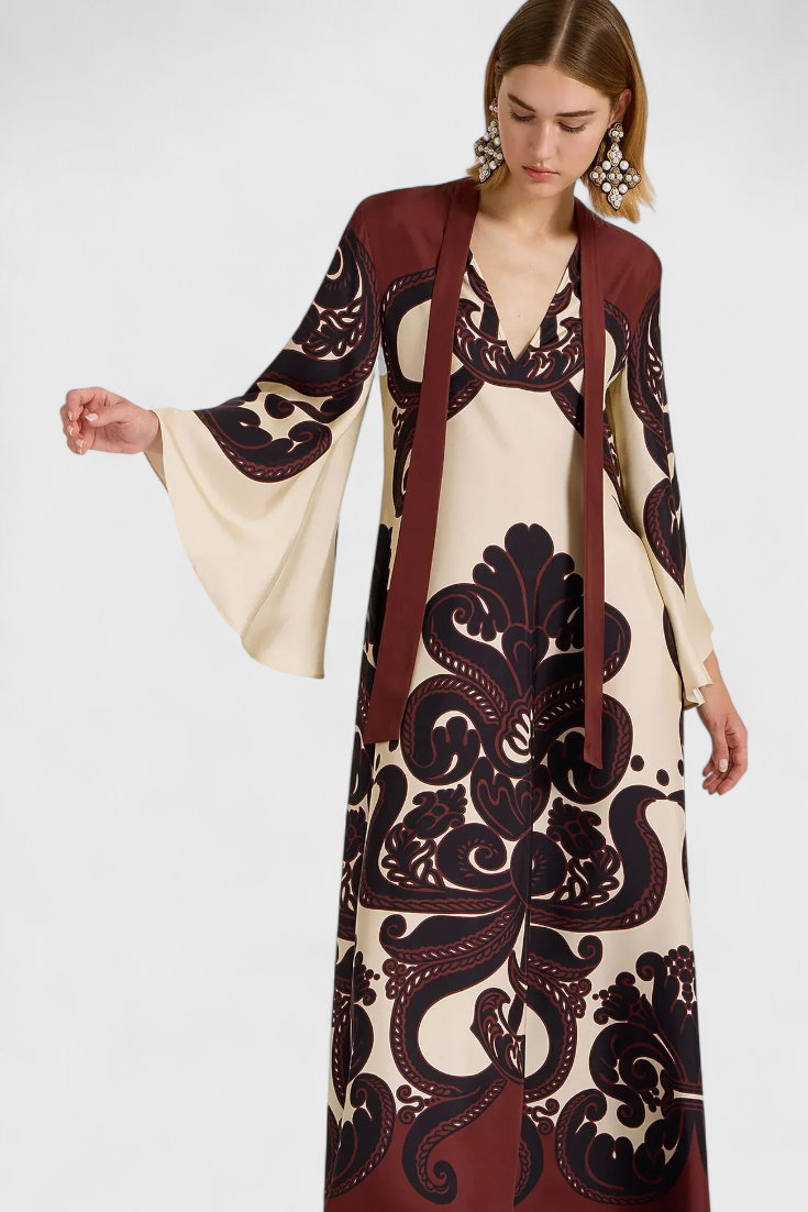 Vestido Largo Maritza con Cuello Alto y Estampado de Grenadilla