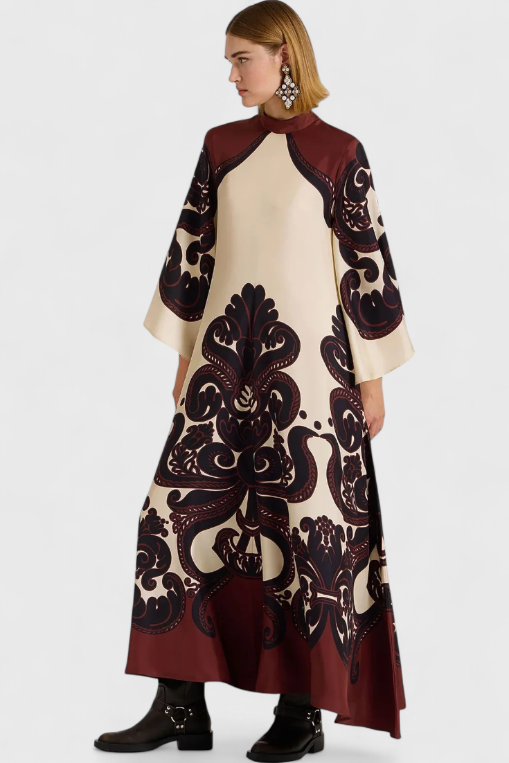 Vestido Largo Maritza con Cuello Alto y Estampado de Grenadilla