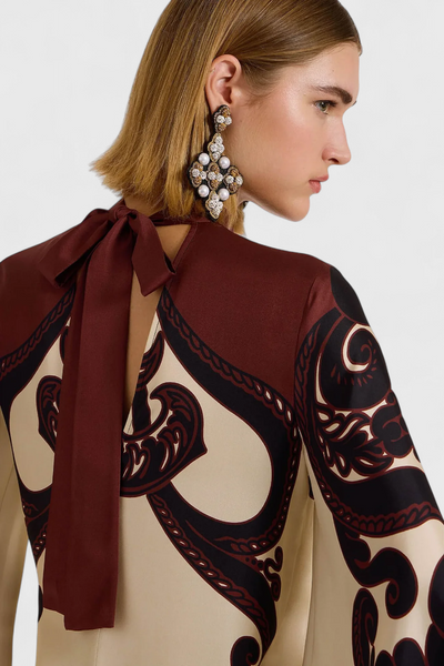 Vestido Largo Maritza con Cuello Alto y Estampado de Grenadilla