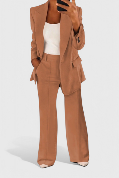 Conjunto Pulido de 2 Piezas Kaia: Ideal para el Trabajo y Ocasiones Especiales