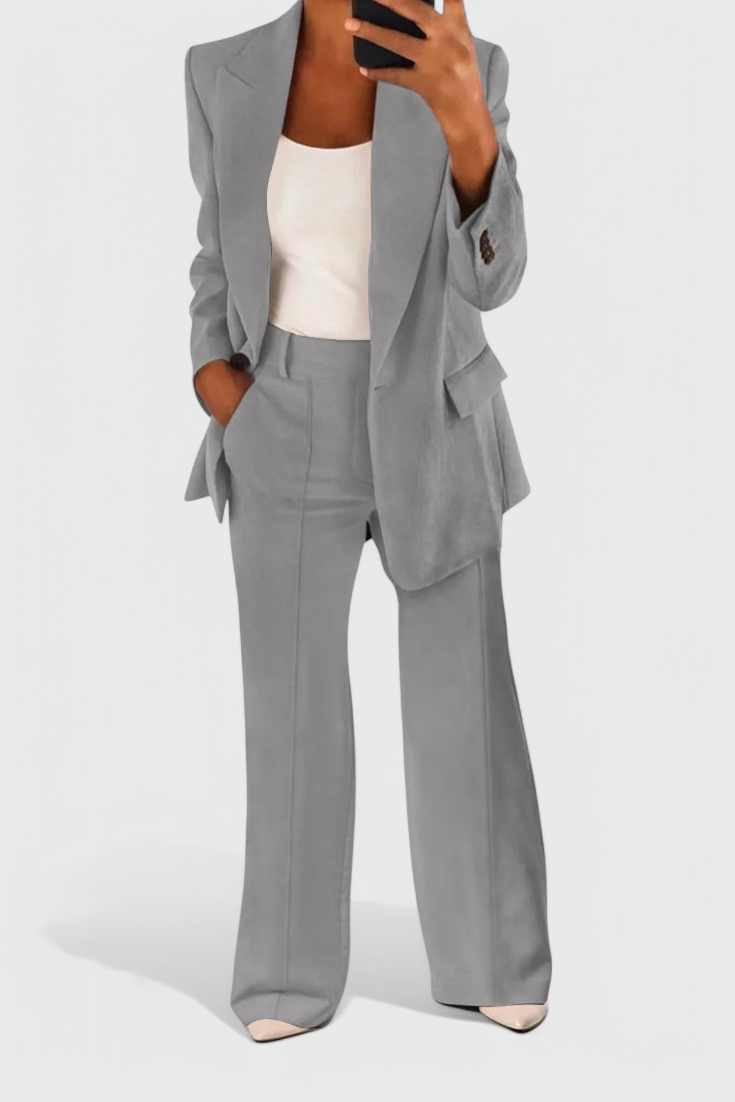 Conjunto Pulido de 2 Piezas Kaia: Ideal para el Trabajo y Ocasiones Especiales