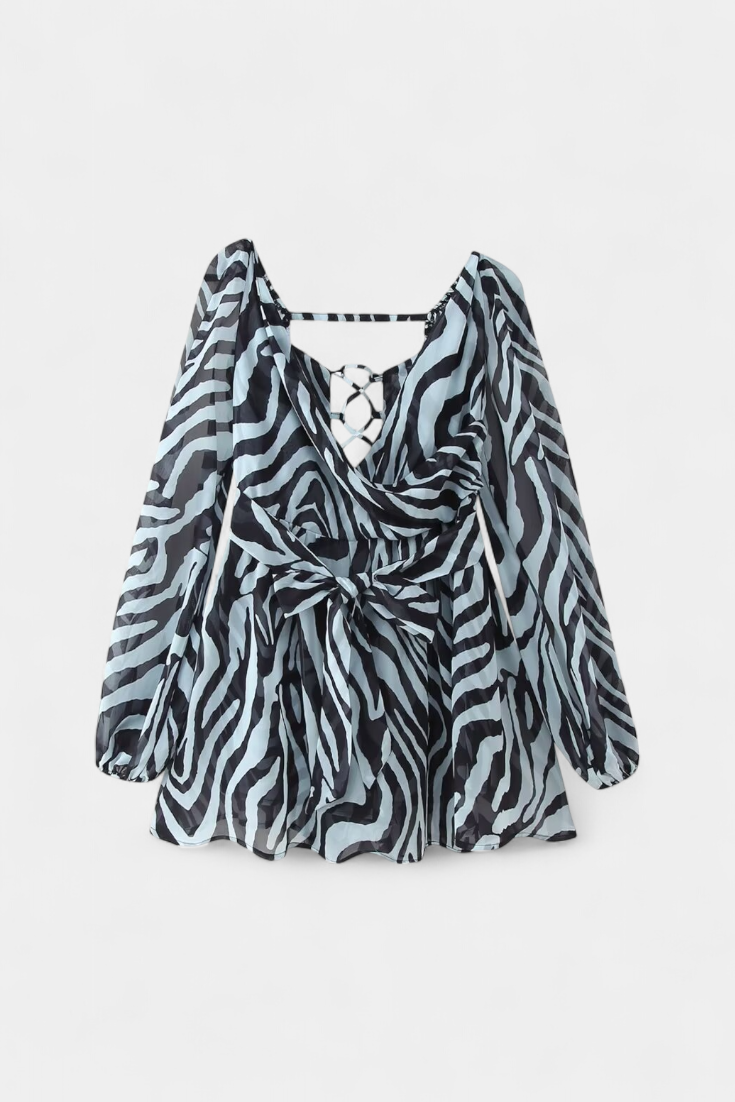Vestido Mini Skylar con Escote en V y Mangas Livianas