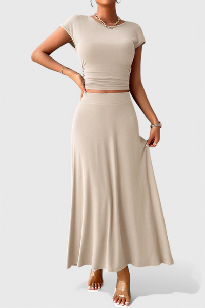 Conjunto de Top Corto Fruncido y Falda Fluida de Anastasia