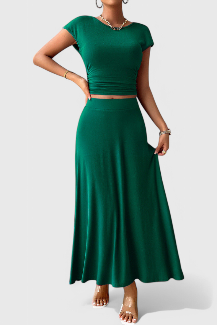 Conjunto de Top Corto Fruncido y Falda Fluida de Anastasia