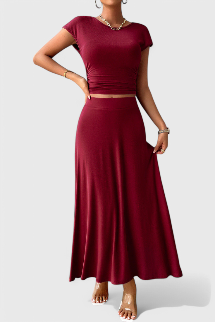 Conjunto de Top Corto Fruncido y Falda Fluida de Anastasia