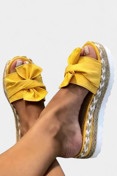 Sandalias de Plataforma Cveta con Detalle de Lazo