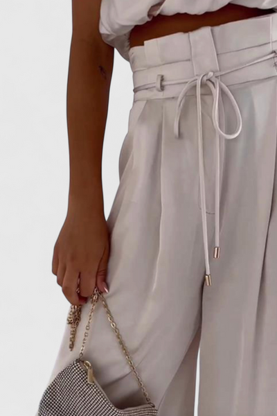 Conjunto de Dos Piezas Helira: Top Fluido y Pantalón Palazzo