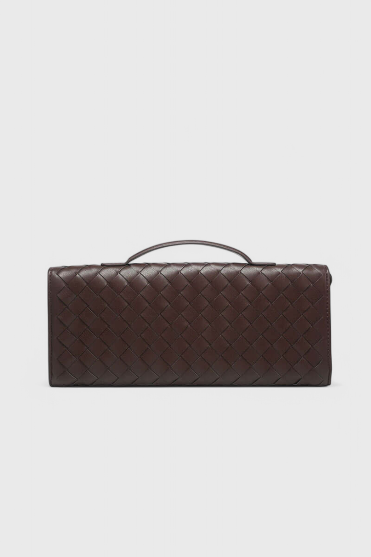 Clutch Melanie con Elegante Detalle de Nudo Dorado