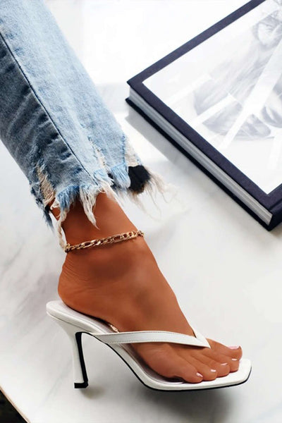 Sandalias Básicas de Tanga con Tacón Medio