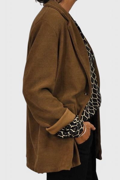 Blusa Jemima con Botones y Diseño Geométrico