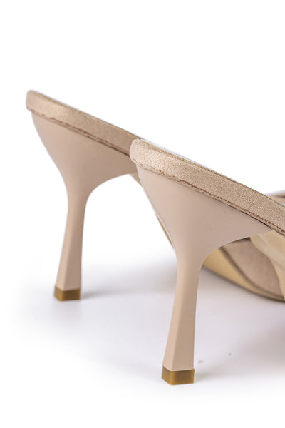 Sandalias de tacón alto con punta afilada y detalles de strass