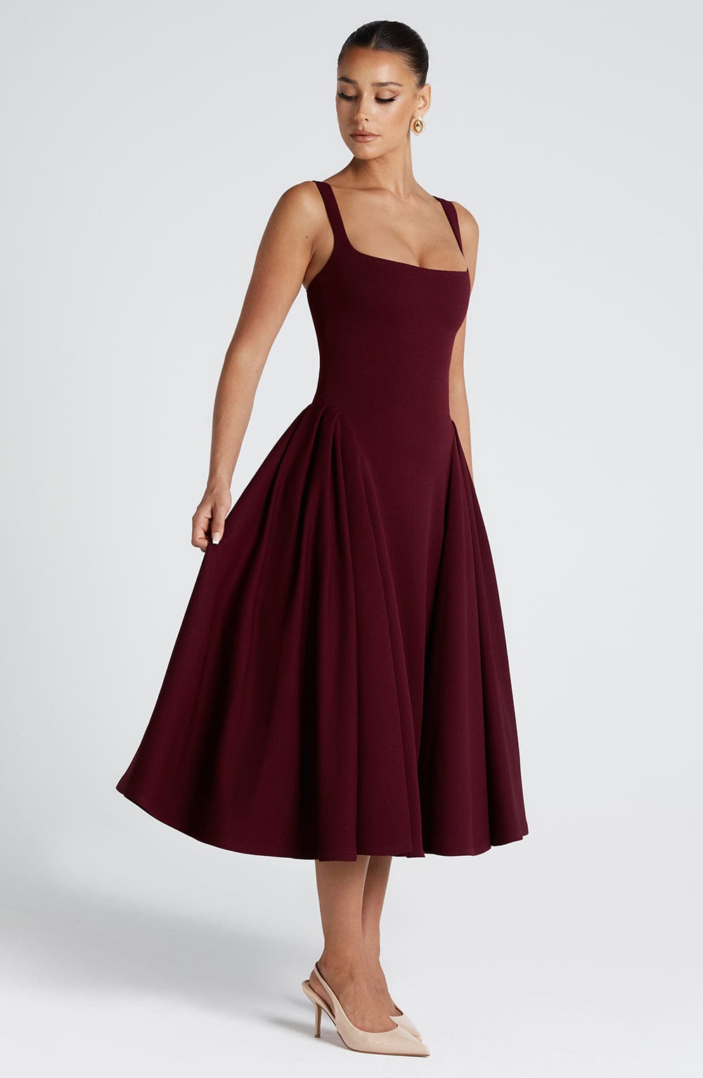 Marivelle™ – Vestido Midi de Cereza con Paneles Plisados