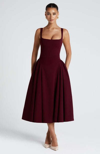 Marivelle™ – Vestido Midi de Cereza con Paneles Plisados