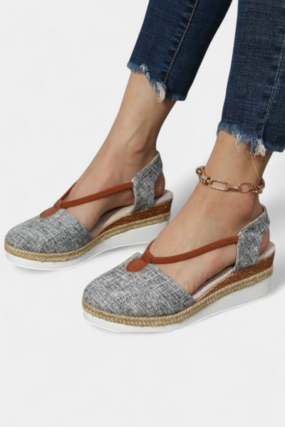 Eunate Sandalias Cerradas con Cuña de Yute y Acabado Natural