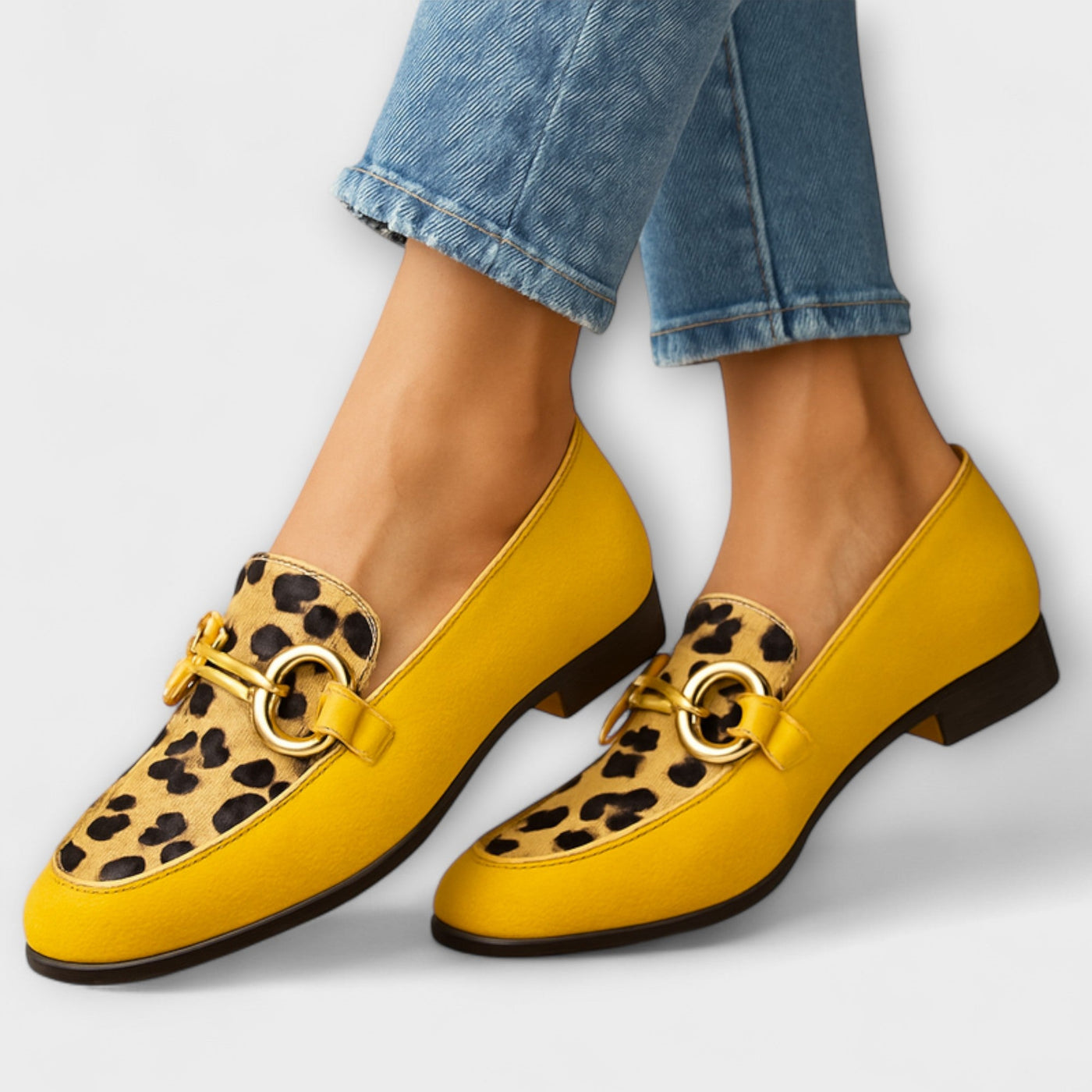 Sonia Zapatillas con Diseño Animal y Hebilla Elegante
