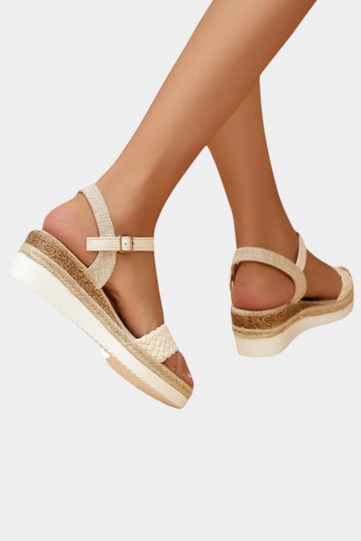 Sandalias de Cuña Damiana en Crema con Diseño Trenzado