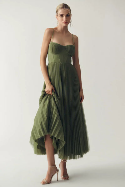 Vestido Leticia – Elegancia moderna con espalda descubierta