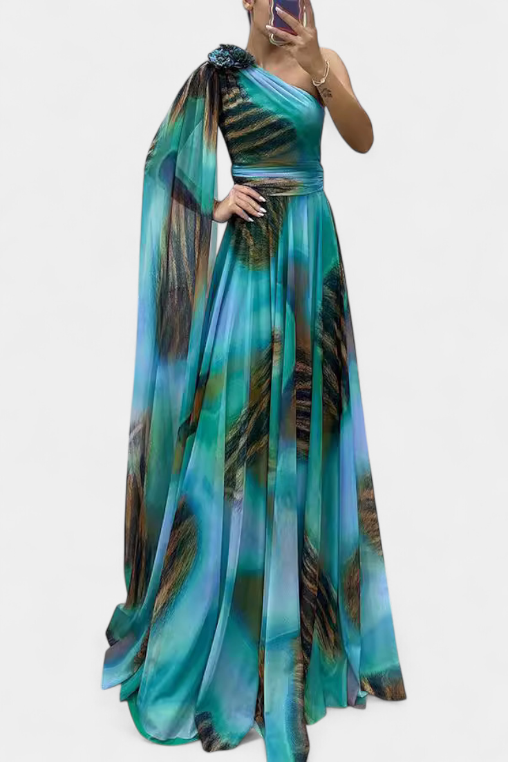 Cedara Vestido Largo Asimétrico con Detalle Floral en un Hombro