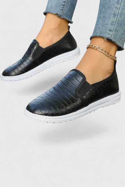 Elegantes Mocasines Veerle de Punta Redonda con Acabado Brillante