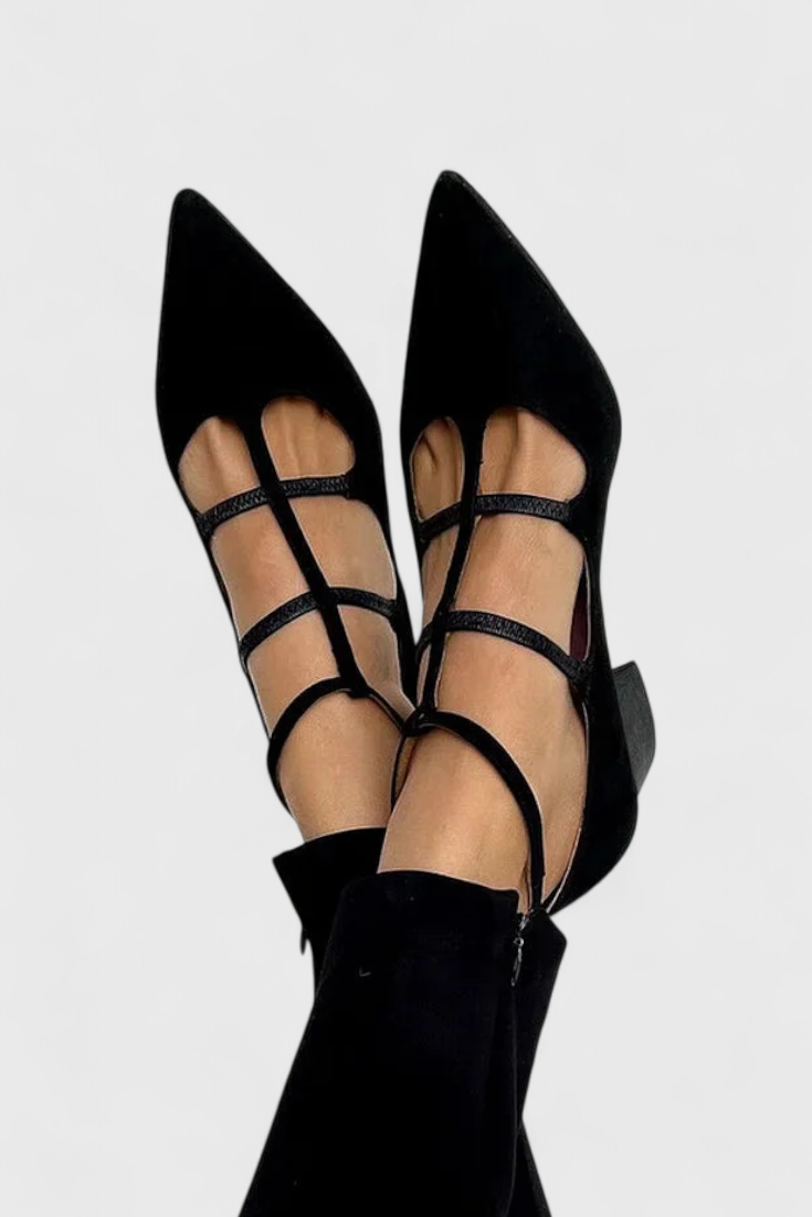 Zapatos de Tacón Negro Wiltrud con Punta Afilada y Correa Chic