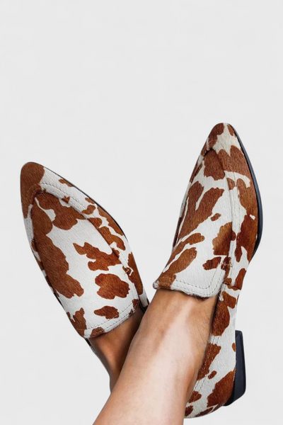 Loafers de Cuero Grecia con Tacón Bajo y Punta Elegante