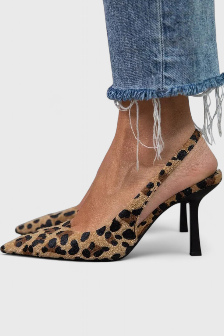Sarahi Tacones Chic con Detalles de Garras y Estampado Animal