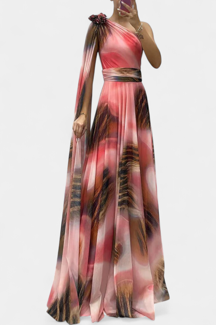Cedara Vestido Largo Asimétrico con Detalle Floral en un Hombro