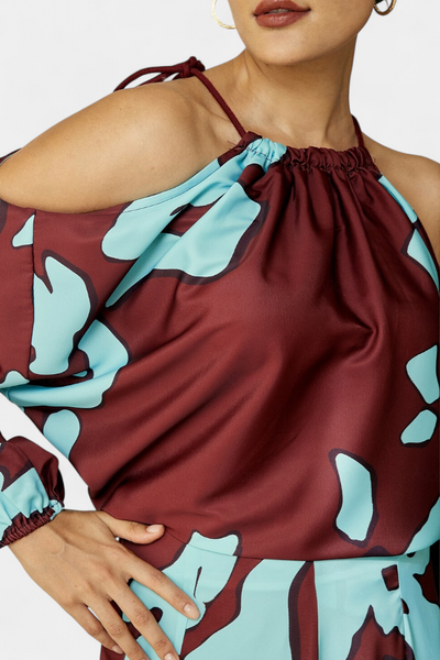 Vestido Largo Monte con Aberturas en las Mangas y Diseño Abstracto