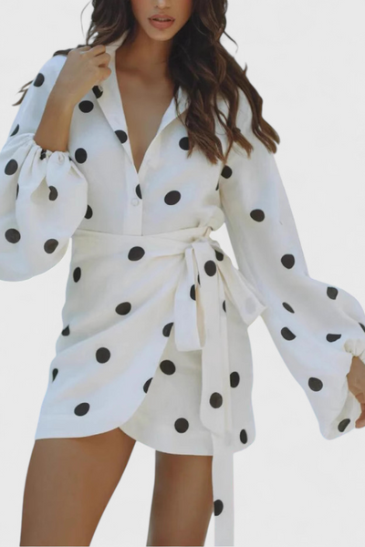 Vestido Mini de Lunares Romara con Manga Larga y Cintura Ajustada